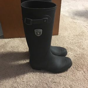 Black Kamik rain boots